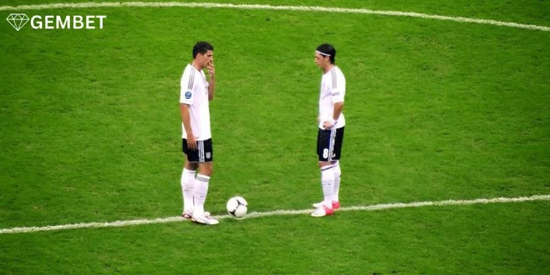 Kèo Giao Bóng Trước Là Gì? Kiến Thức Cá Độ Mới Nhất 2025 4 Kèo Giao Bóng Trước Là Gì? Kiến Thức Cá Độ Mới Nhất 2025